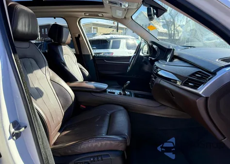 2014 BMW X5 xDrive50I z USA, uszkodzony, nr VIN 5UXKR6C56E0J73696